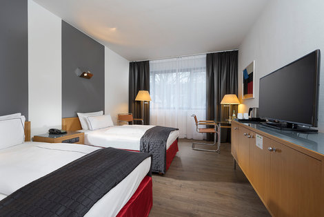 Holiday Inn Berlin City West twin bed room